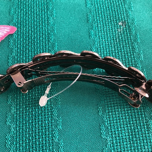 Vintage NWOT Pewter Hair Clip with Hearts and Rhinestones - Picture 2 of 6